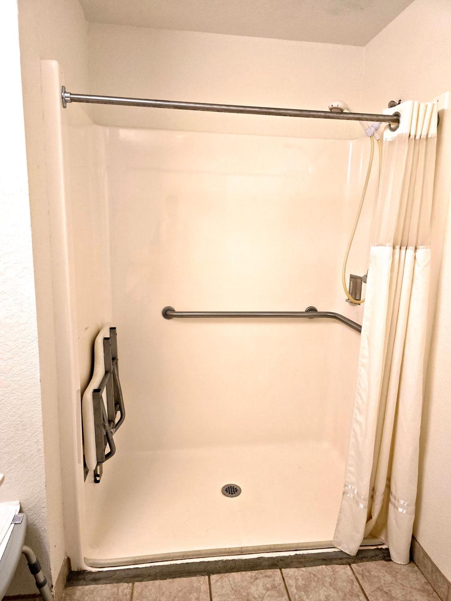 Garden Inn And Suites Near Callaway Gardens Pine Mountain المظهر الخارجي الصورة